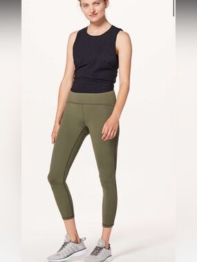 140. Lululemon Train Times 7/8 Pant *25"
Sage 10